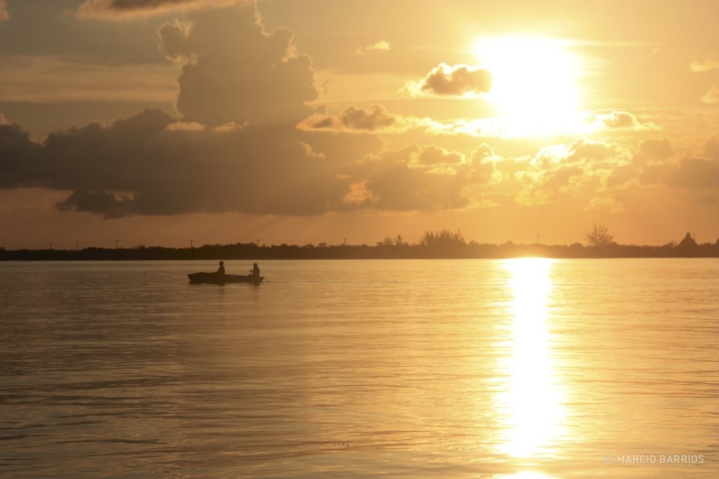 Incredible sunset in Utila