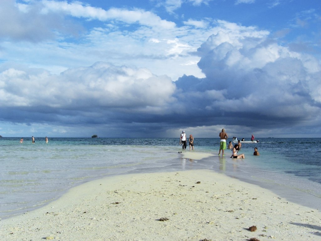 Water cay, a cay near Utila