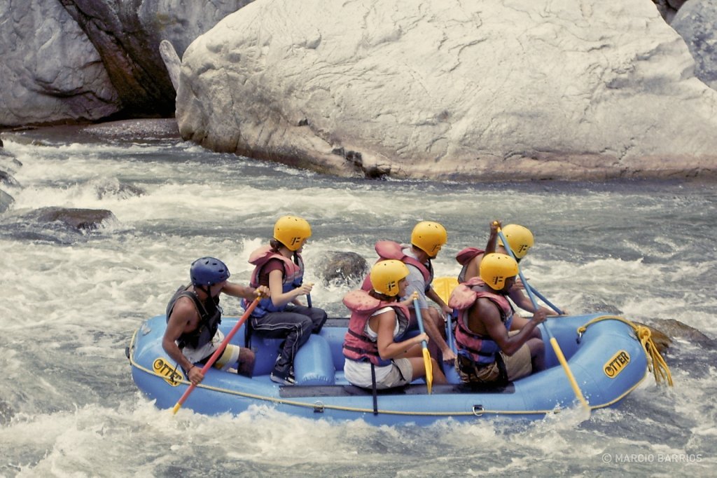 Rafting in Cangrejal river