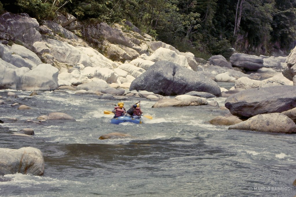 Rafting in Cangrejal river