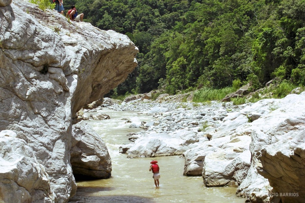 Jumping over Cangrejal river